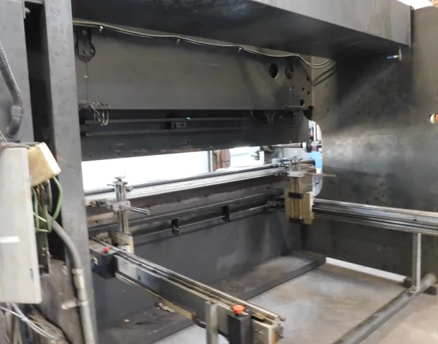 250 Ton, Standard #AB250-12, CNC Hydraulic Press Brake, 12' overall, PC 800 CNC Control, 48" Backgauge - Image 3