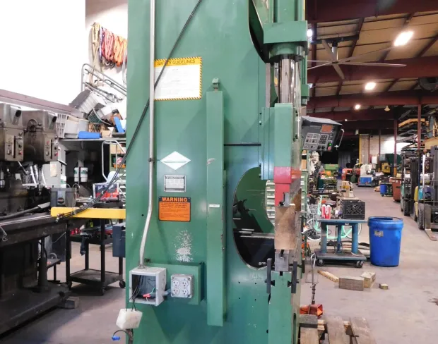 60 Ton, Cincinnati #60CBIIX4, CNC Hydraulic Press Brake, 6' overall, 54" between housing, 11" Stroke, 7.5 HP - Image 5