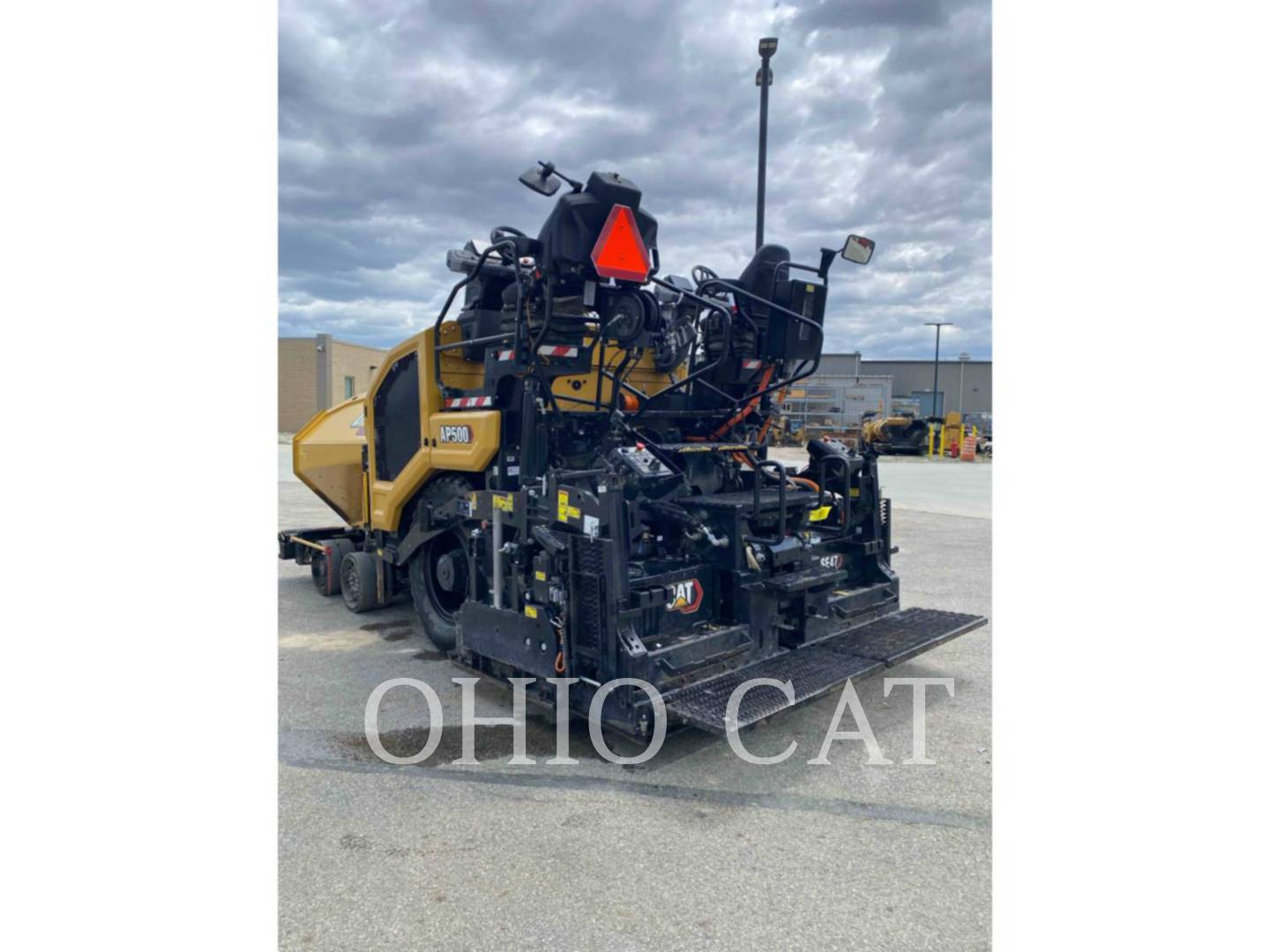 Caterpillar AP500, Asphalt Distributor, 487 hours, S/N: 63600137, 2025 - Image 4