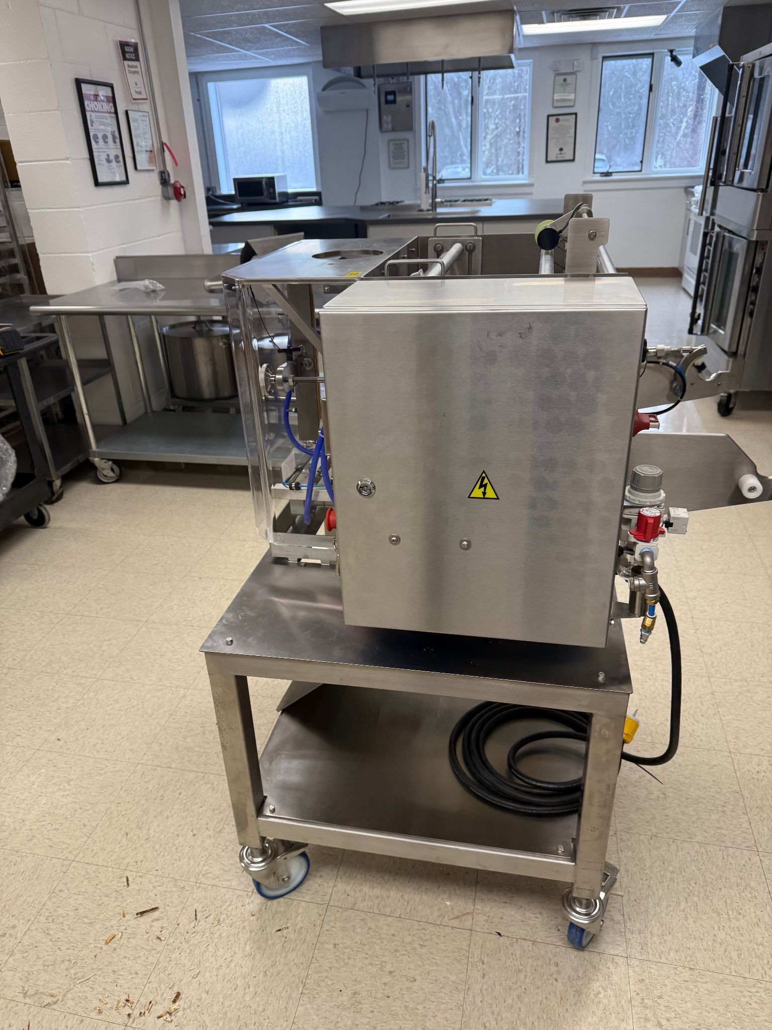 Weighpack Systems #VersaPak, vertical form fill sealing machine (VFFS) w/ compressor, 2025 - Image 3