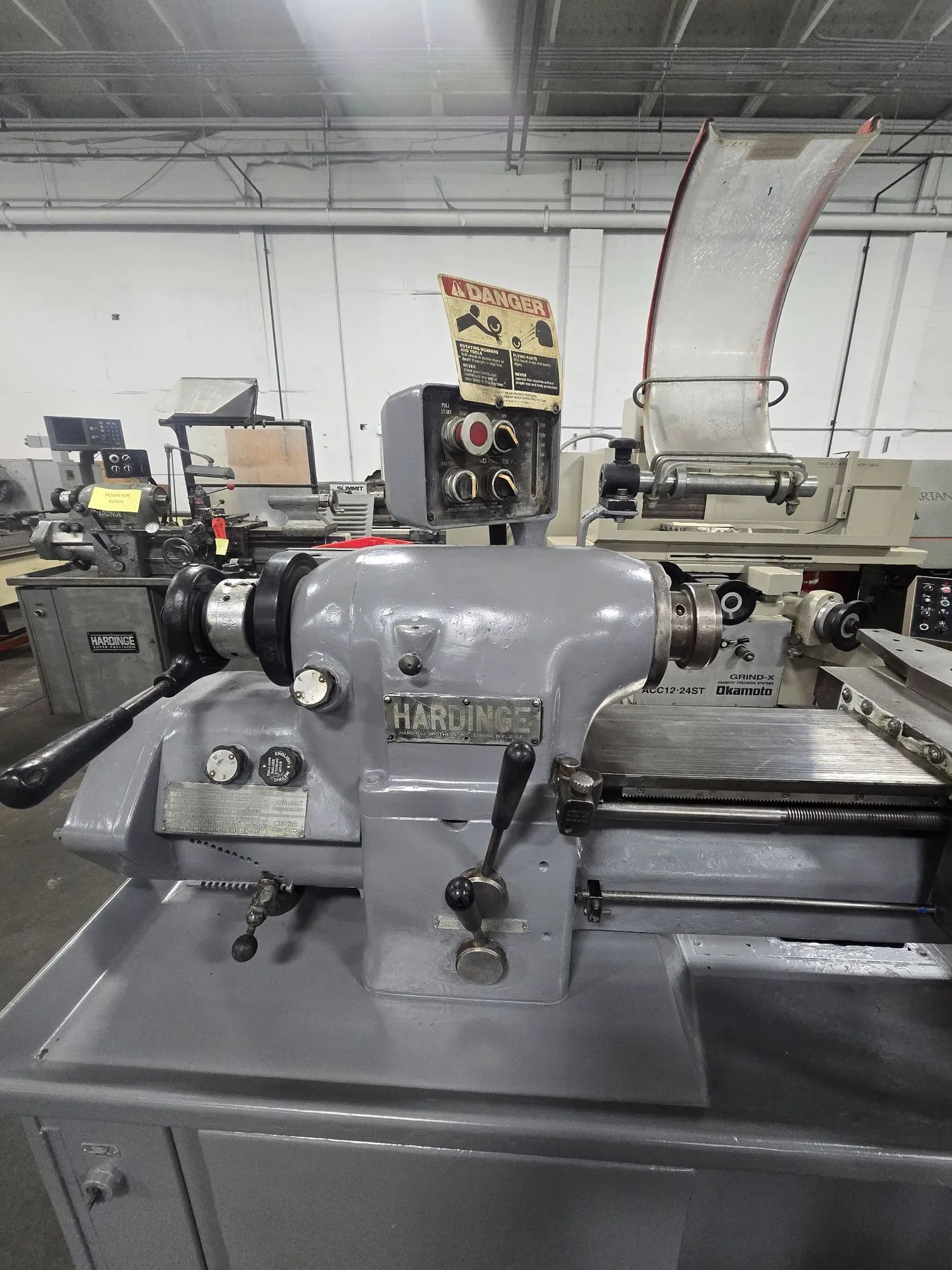11" x 18" Hardinge #HLV-H-EM, Tool Room Lathe, 125-3000 RPM, In/mm Threading, 1-1/4" bore, 6" swing over - Image 3