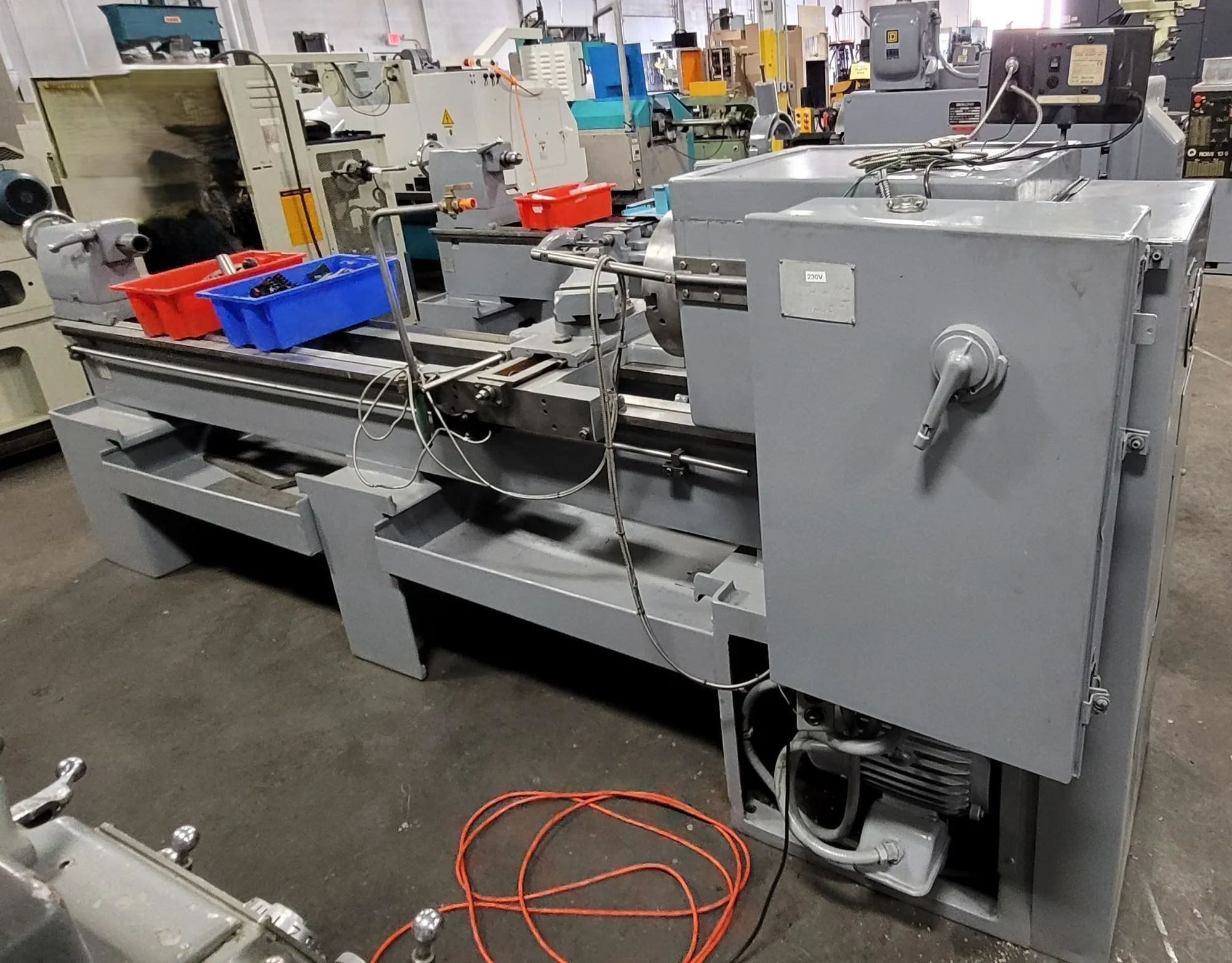 20" x 82" LeBlond Makino #Regal-19, Servo Shift Engine Lathe, 3" Bore, 12" Chuck, digital read out - Image 4