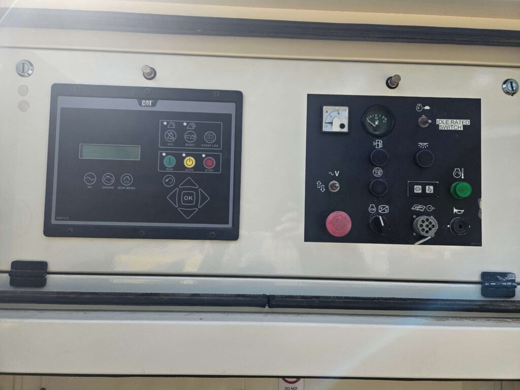 200 KW Caterpillar #XQ200-T4i, Mobile Diesel Generator, 1800 RPM, 480/208 Volt, 274/694 amps, EMCP 4.2 - Image 5