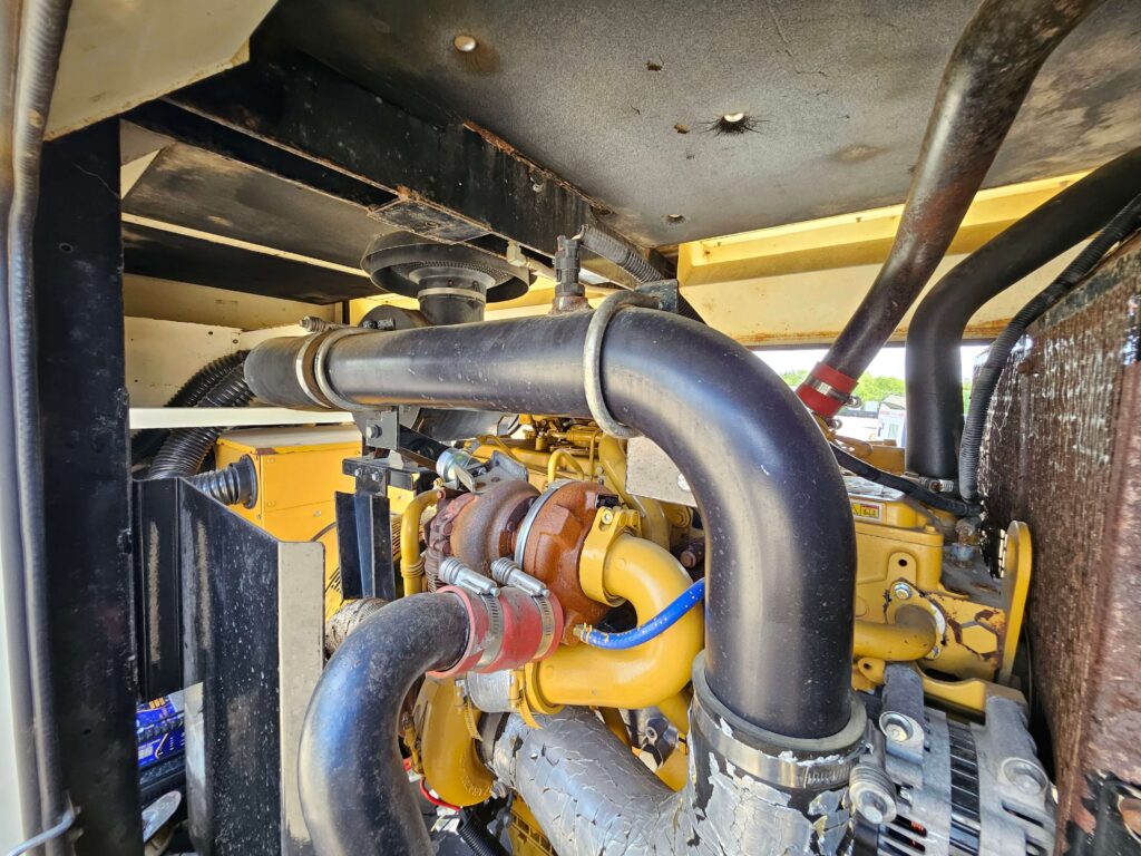 200 KW Caterpillar #XQ200-T4i, Mobile Diesel Generator, 1800 RPM, 480/208 Volt, 274/694 amps, EMCP 4.2 - Image 9