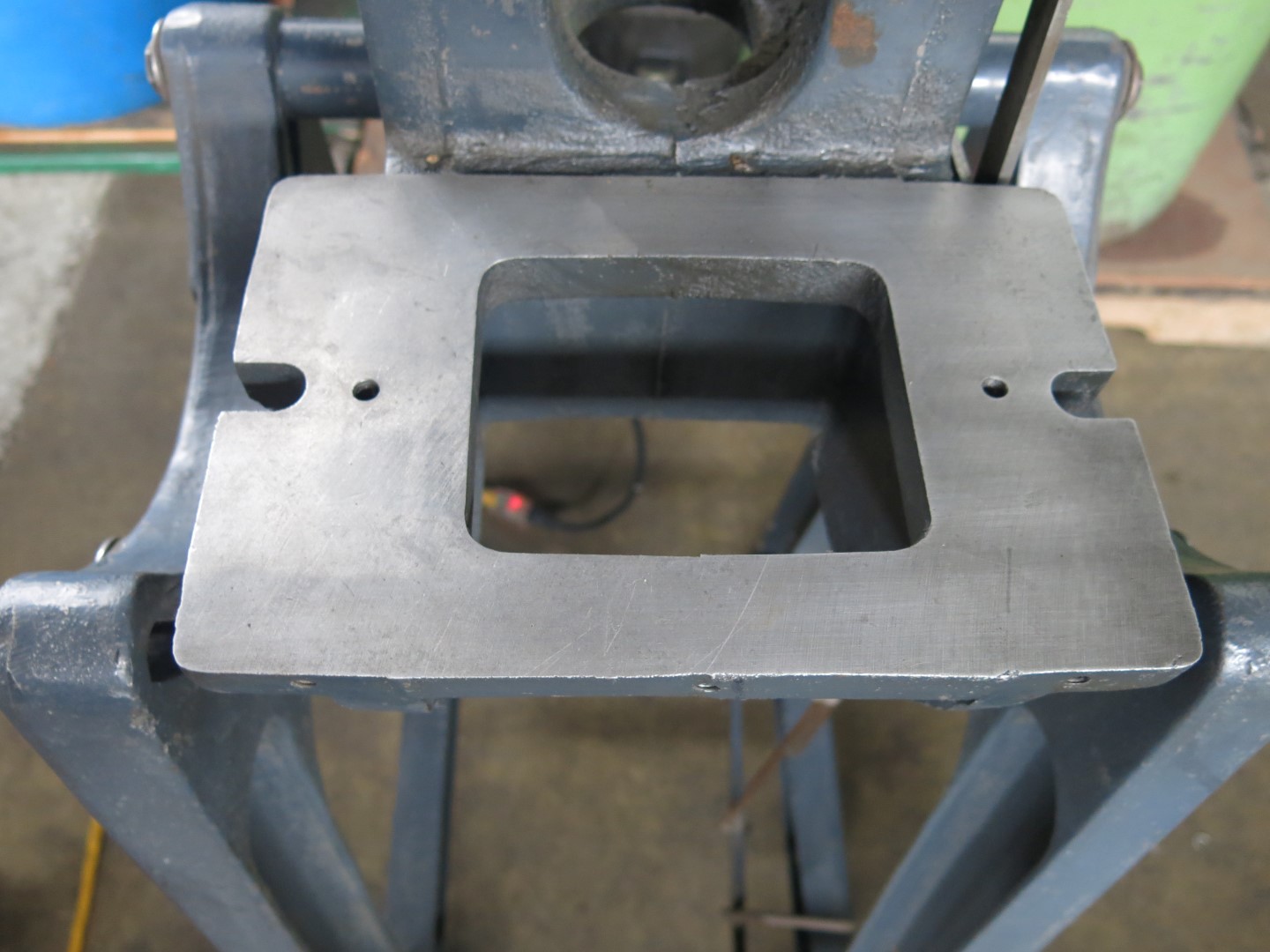 5 Ton, Alva Allan #BT-5, Mechanical clutch punch press, 1-1/4" stroke, 6-7/8" Shut Height, 1-1/2" bore - Image 4