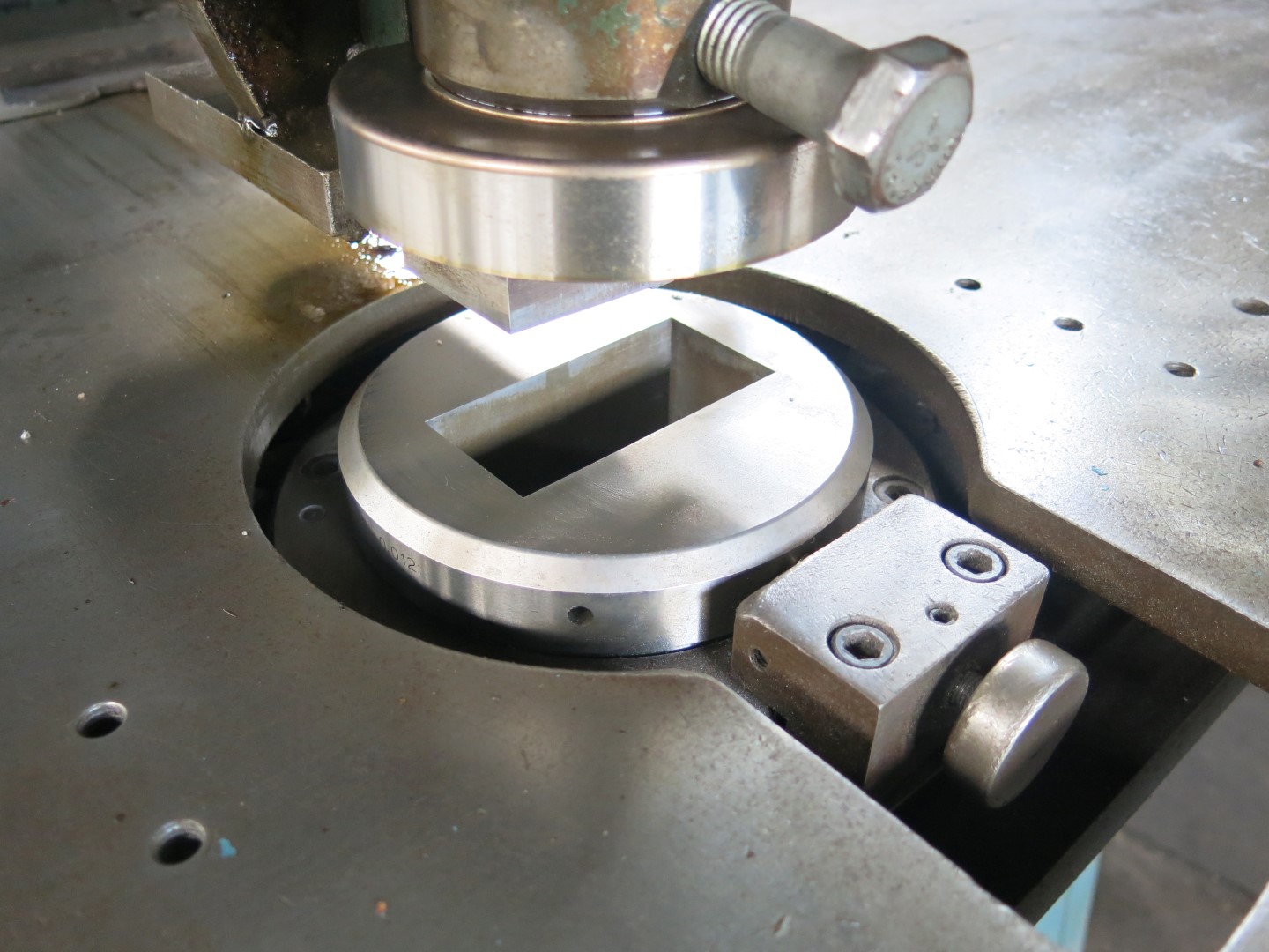 20 Ton, Roper Whitney #ARLT-231, deep throat punch press, w/ gauging table, 2" stroke - Image 5