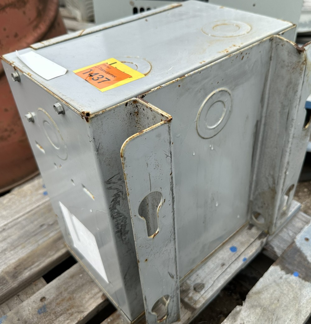 5 KVA 575 Primary, 380 Secondary, General Electric (General Electric) 3-Phase Transformer, 60 Hz - Image 3