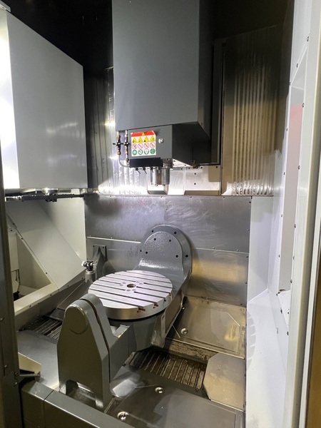 Haas #UMC-750, CNC vertical machining center, 41 automatic tool changer, 30" X, 22" Y, 20" Z, 12000 RPM, #40 - Image 3