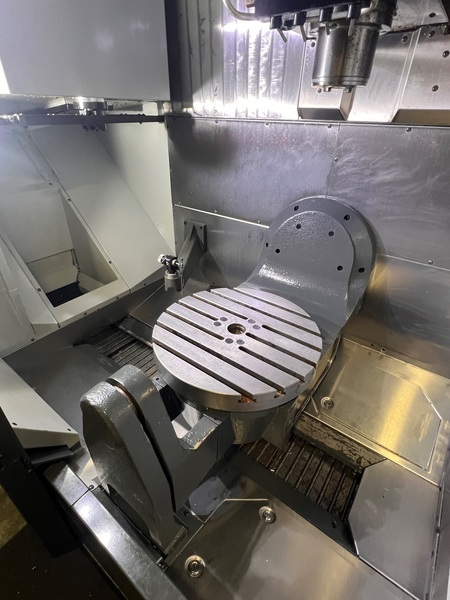 Haas #UMC-750, CNC vertical machining center, 41 automatic tool changer, 30" X, 22" Y, 20" Z, 12000 RPM, #40 - Image 4