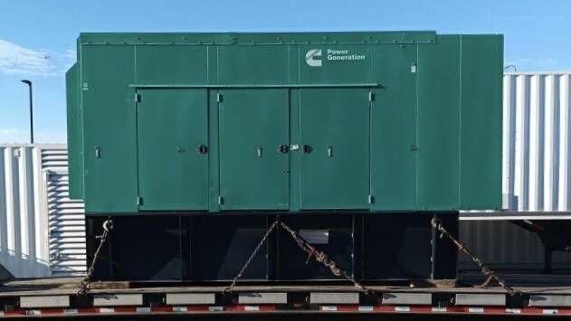 250 KW Cummins #DQDAA, diesel generator set, 120/208 Volts, 399 HP @ 1800 RPM, QSL9-G3 NR3 engine, 430 hours - Image 1