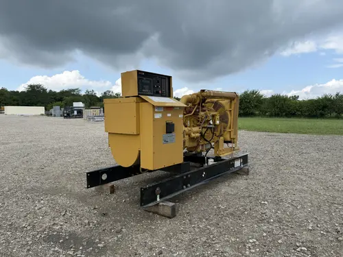 250 KW Caterpillar #3306, diesel generator set, 208 Volts, 3-phase, 574 hours, 382 HP @ 1800 RPM, EPA Tier 1 - Image 4