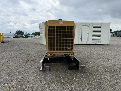 250 KW Caterpillar #3306, diesel generator set, 208 Volts, 3-phase, 574 hours, 382 HP @ 1800 RPM, EPA Tier 1 - Image 7