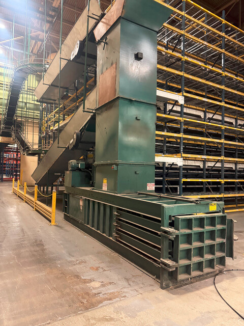 International Baler Corp. #1295-44, horizontal auto-tie baler w/ infeed conveyor, 1995 - Image 1