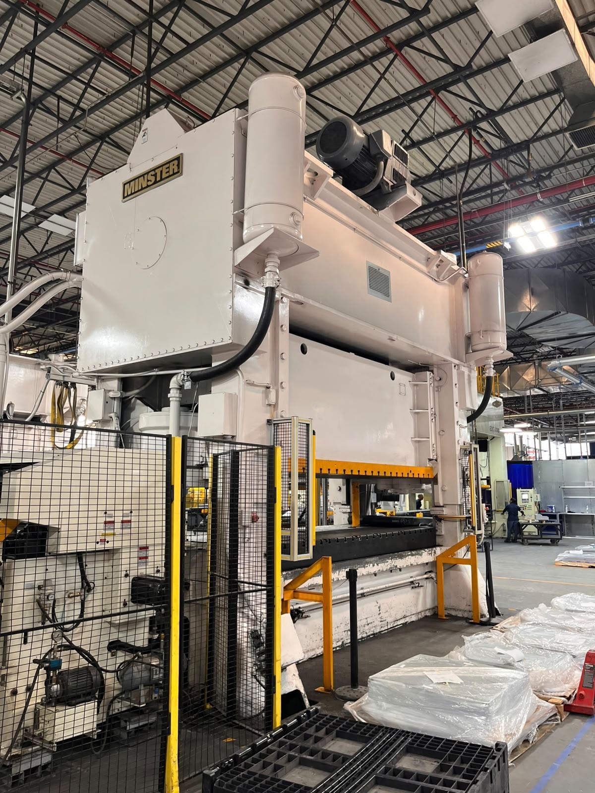 600 Ton, Minster #E2-600-144-60, straight side double crank press, 8" stroke, 22" Shut Height, 50 SPM, 60" - Image 2