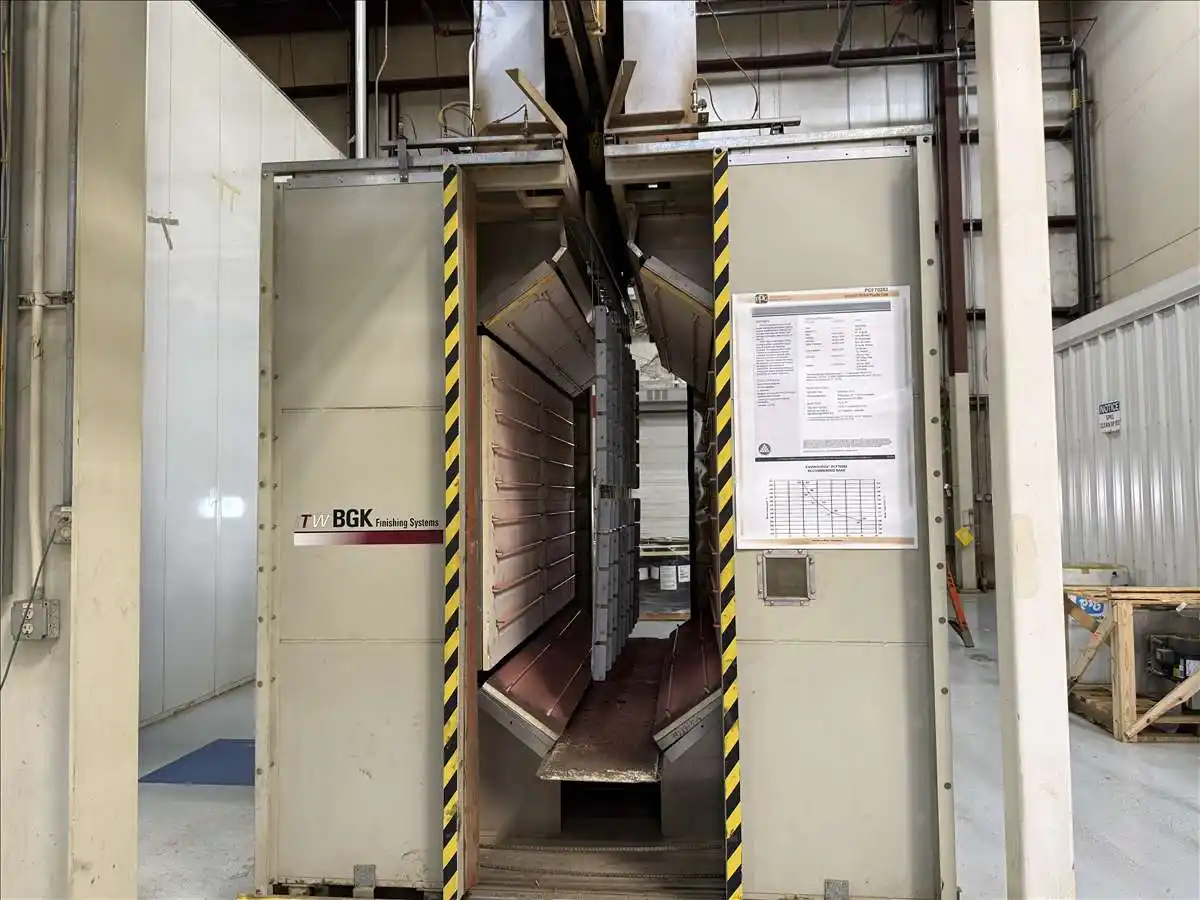36" x 72" opening, Midwest Finishing Systems, overhead conveyor paint line, 15 stations, 26 load bars, 400 - Image 8