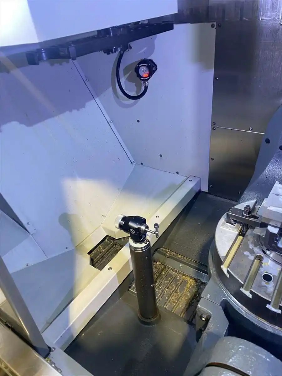 Haas #UMC-500, 5-Axis CNC vertical machining center, 24" X, 16" Y, 16" Z, 8,100 RPM, Cat 40, 30-ATC, 2-Axis - Image 6