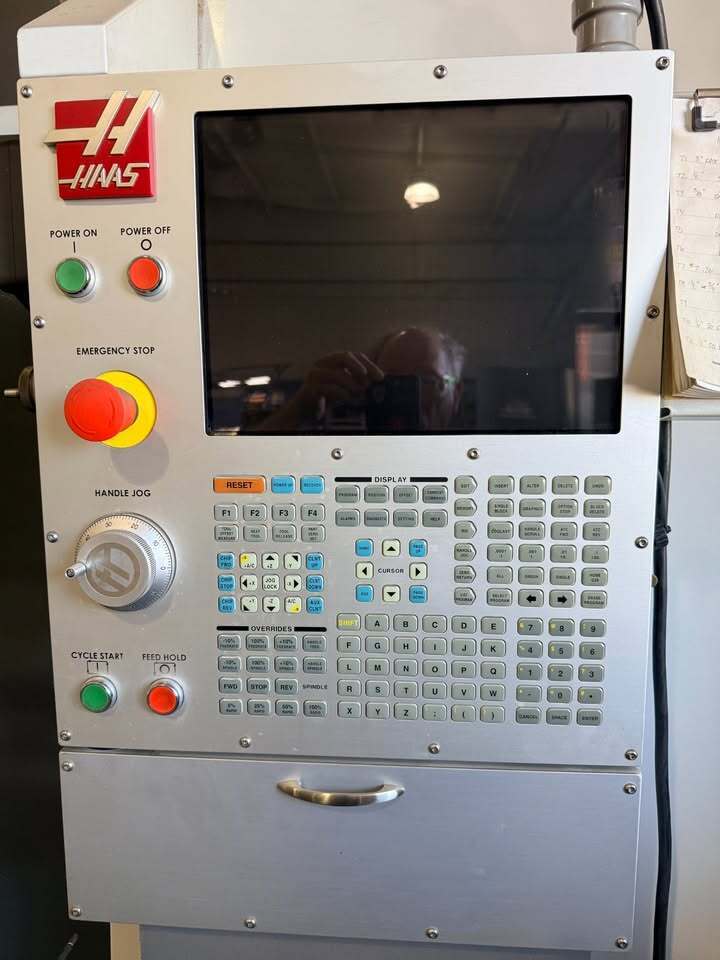 Haas #VF-7, CNC Vertical Machining Center, 84" X, 32" Y, 30" Z, 84" x 28" table, 20 HP, 7500 RPM, CAT 40, 24 - Image 6