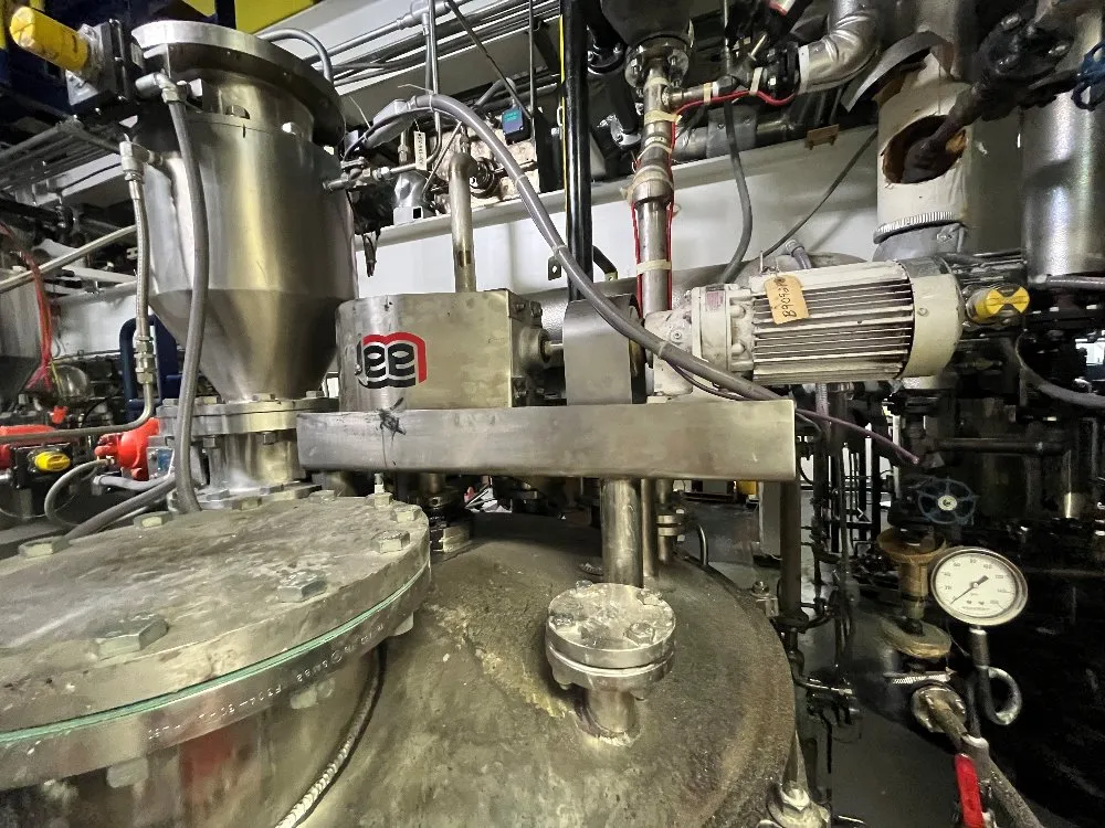 175 Gallon Lee, Double Motion Vacuum Kettle, 304 Stainless Steel, 48" diameter X 22" Straight Side, 20 PSI @ - Image 3