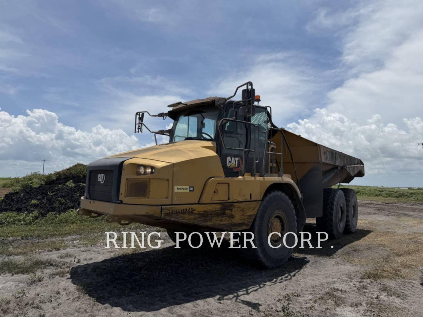 Caterpillar 725TG, Articulated Truck, 8739 hours, S/N: 3T900242, 2021 - Image 1