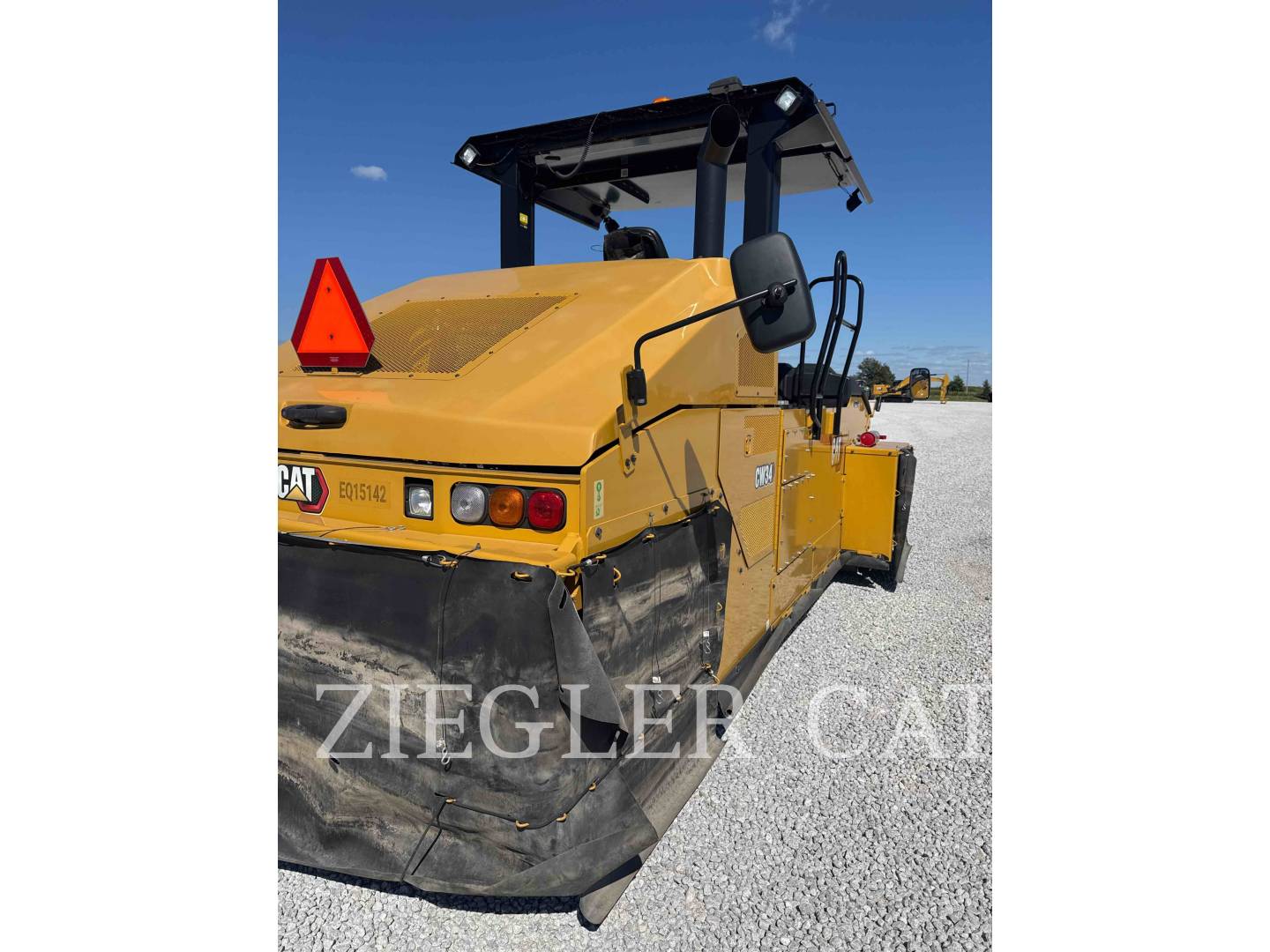 Caterpillar CW34, Pneumatic Tired Compactor, 690 hours, S/N: AL300459, 2021 - Image 3