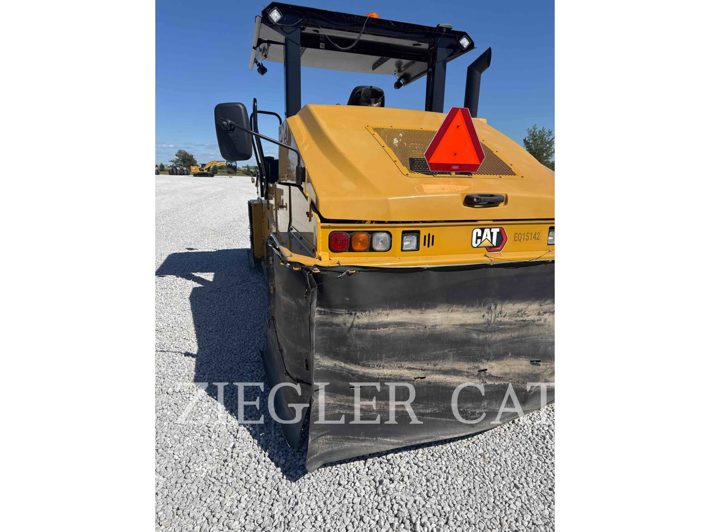 Caterpillar CW34, Pneumatic Tired Compactor, 690 hours, S/N: AL300459, 2021 - Image 4