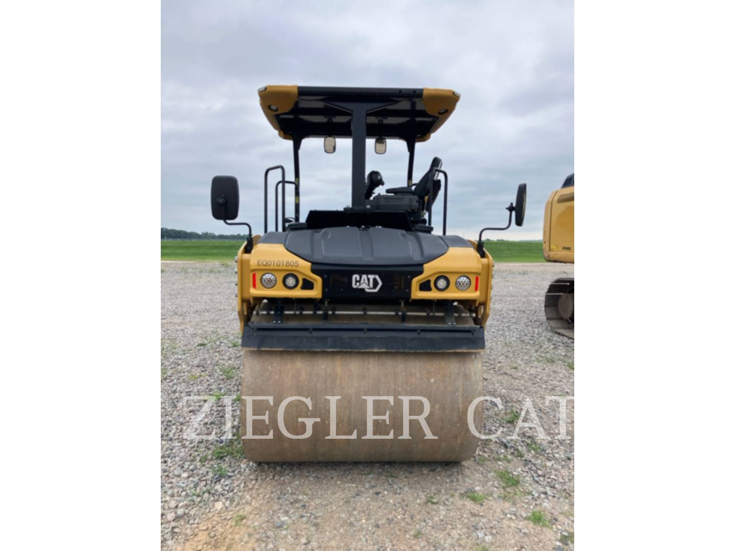Caterpillar CB7-02, Compactor, 188 hours, S/N: M5R00384, 2023 - Image 8