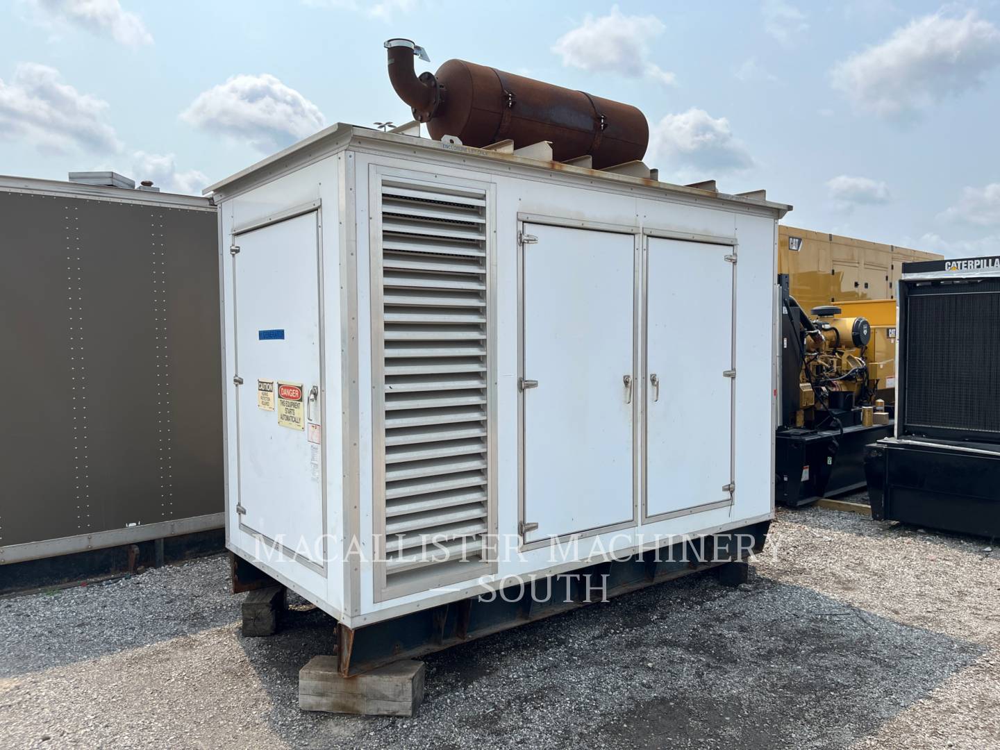 300 KW Caterpillar C9, Diesel, 1800 RPM, 480V, 418 hours, 2006 - Image 2