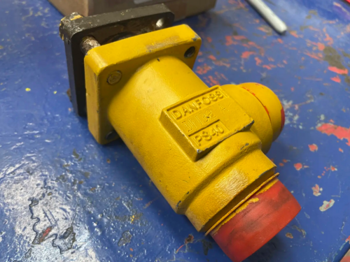 1-1/4" Danfoss #CHV32-AV, Straight Check Valve, part no. 148G3083 (2 available) - Image 2