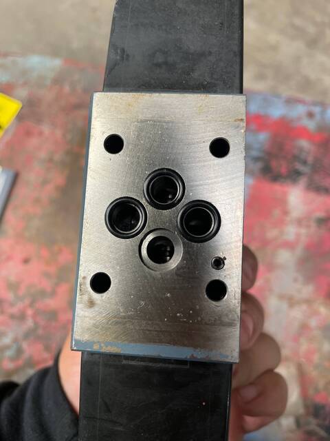 FES #370-012700-005, Directional Valve, 1,500 psi, 120/110 V., 50/60 Hz., 10 Watts, 1/2" coarse thread - Image 7