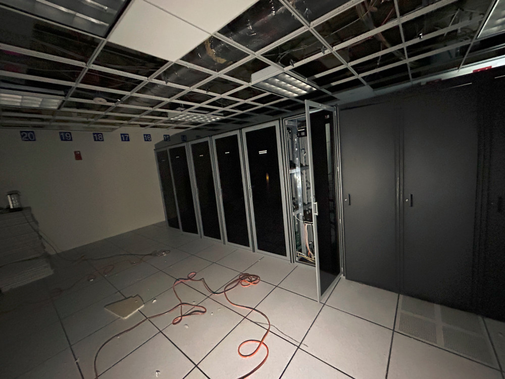 Middle Atlantic Products full-size (looks like ~42U, based on the height/floor-standing enclosed design with - Image 7