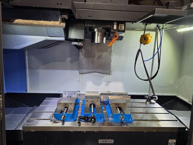DN Solutions #DNM-5700S, CNC vertical machining center, 41.3" X, 22.4" Y, 20" Z, 51.2" x 22.4" table, 25 HP - Image 2