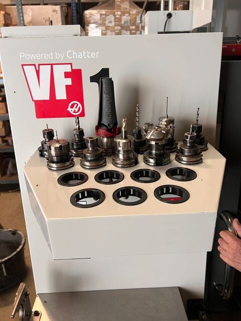 Haas #VF-1, CNC vertical machining center, 20" X, 16" Y, 20" Z, 26" x 14" table, 30 HP, 8,100 RPM, CT40, 20 - Image 2