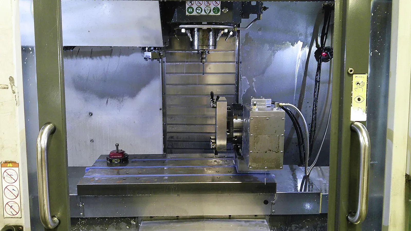 Haas #VF-2SSYT, CNC vertical machining center, 30" X, 20" Y, 20" Z, 36" x 18" table, 30 HP, 12,000 RPM, CAT - Image 2
