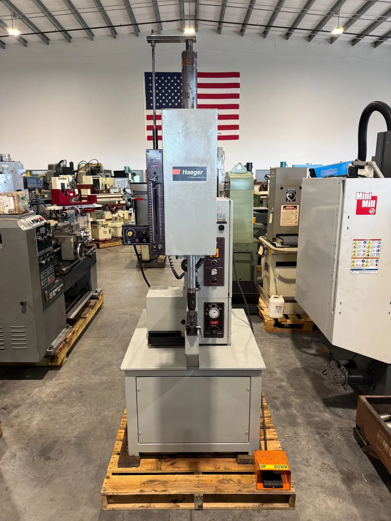 8 Ton, Haeger #824, hydraulic insertion press, 8" stroke, 24" throat, modular autofeed, 18 gallon hydraulic - Image 2