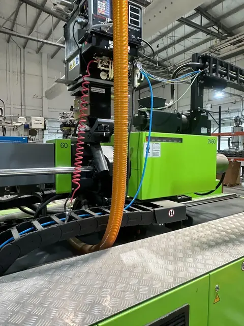 700 Ton, 30.1 oz., Engel #Duo-2460/700-speed, servo-hydraulic horizontal injection molder, 43.7" x 37.8" tie - Image 8