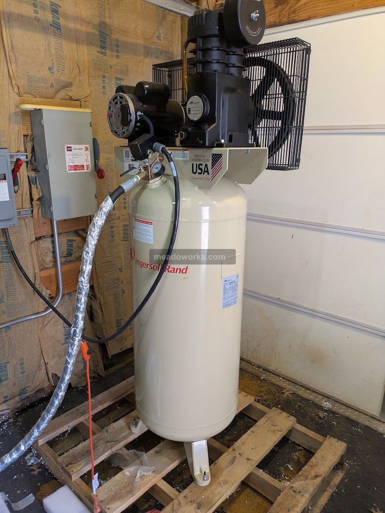 18.1 cfm, 135 psi, Ingersoll-Rand #SS5L5, Single Stage Reciprocating Air Compressor, 5 HP, 60-gallon tank - Image 1