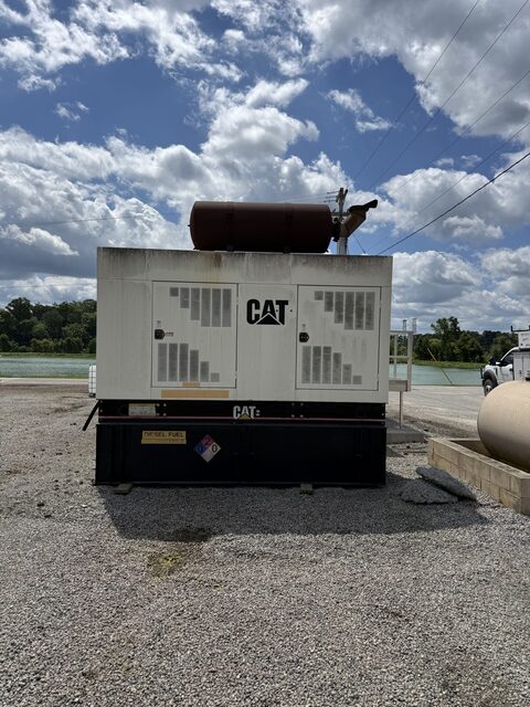 400 KW Caterpillar #3406C, Diesel Generator Set, 1800 RPM, 480 Volt, EMCP 2 control panel, weather enclosure - Image 1