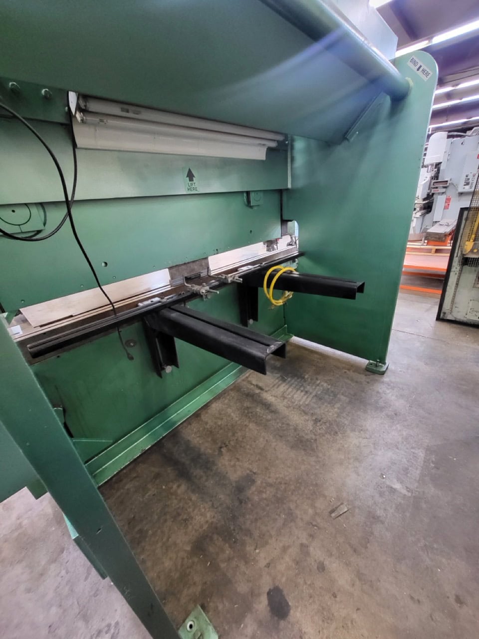 65 Ton, Piranha #6508, hydraulic press brake, 8' overall, 792" between housing, 6" stroke, 15" open, 9" Shut - Image 6