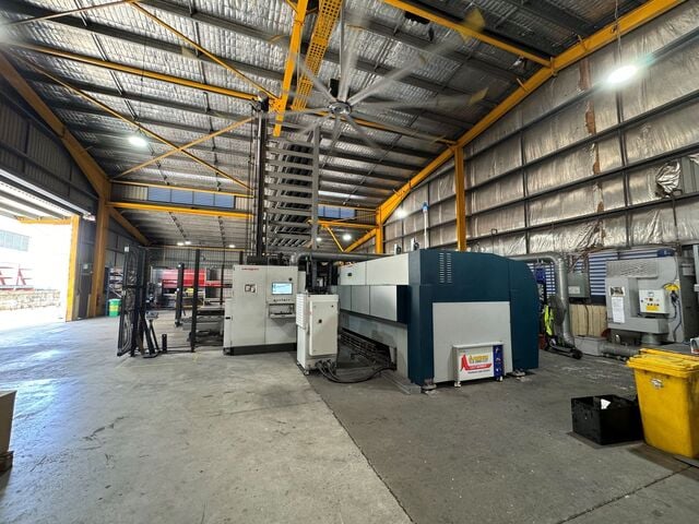 Salvagnini #L3, fiber laser, 3000 watt, 10-tray tower, part take-out automation, automatic nozzle changer - Image 2