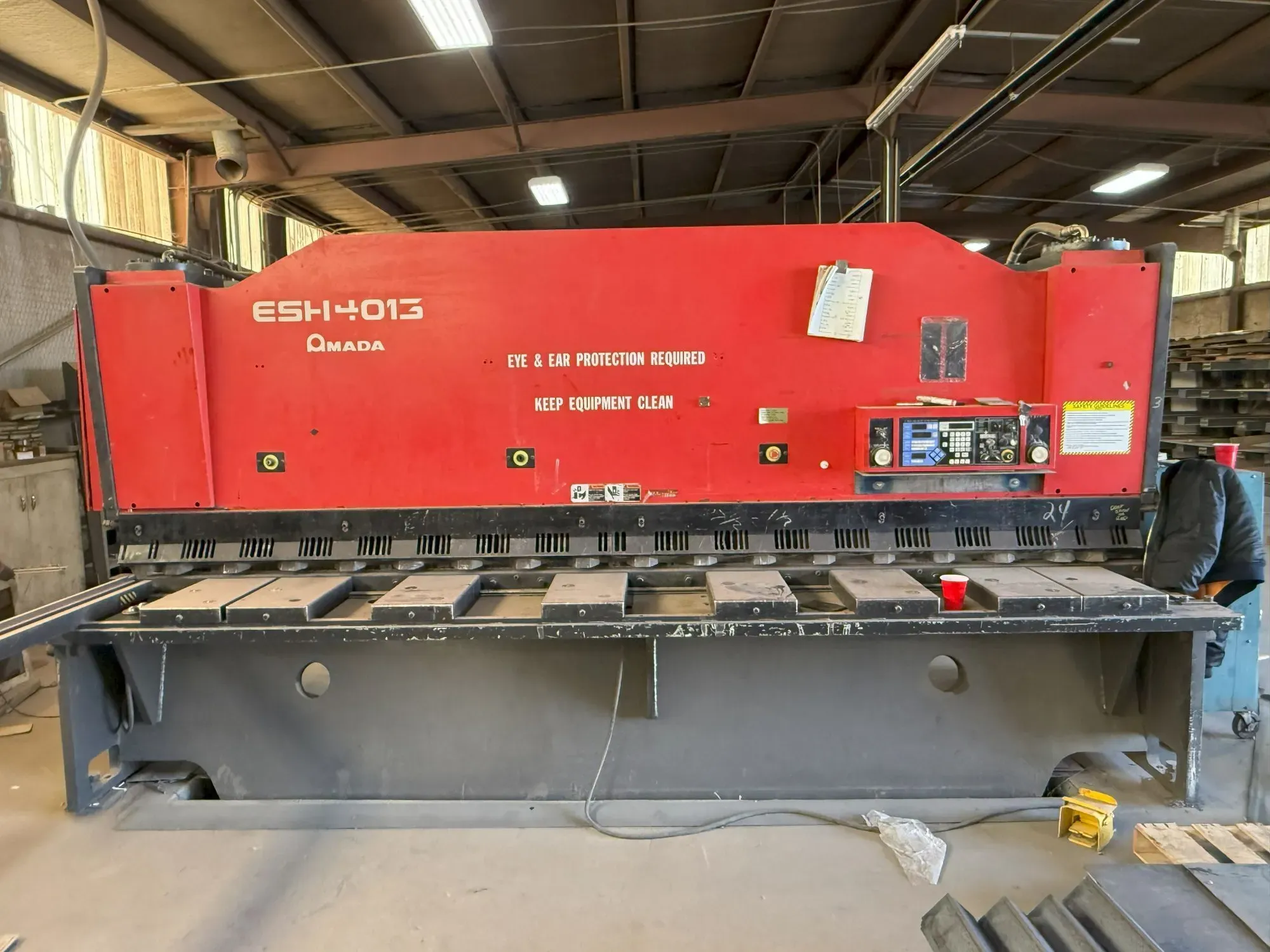 0.5" x 13' Amada #ESH4013, hydraulic shear, adjustable rake, 50 SPM, 2002 - Image 1