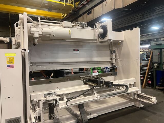 140 Ton, Wysong #F12-140-144, CNC hydraulic press brake, 12' overall, 126" between housing, 8" stroke, 10" - Image 2