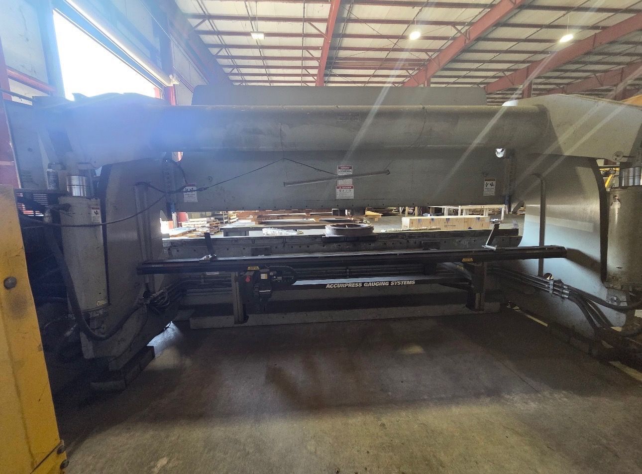 320 Ton, Accurpress #732016, CNC press brake, 16' overall, 172" between housing, 10" stroke, ETS 3000 - Image 4