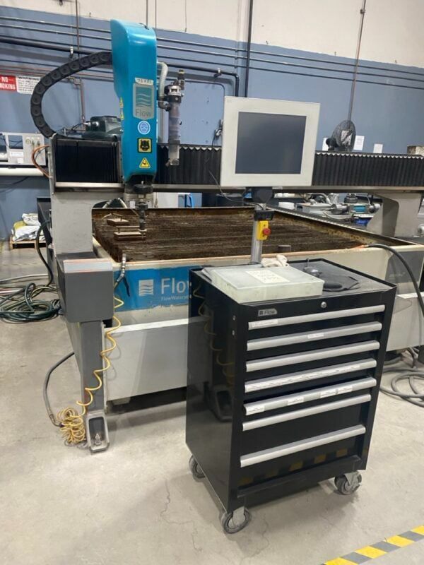 Flow #Mach-2020C, CNC waterjet, 6' x 6' table, 60,000 PSI, 30 HP pump, FlowMaster control, 2014 - Image 2