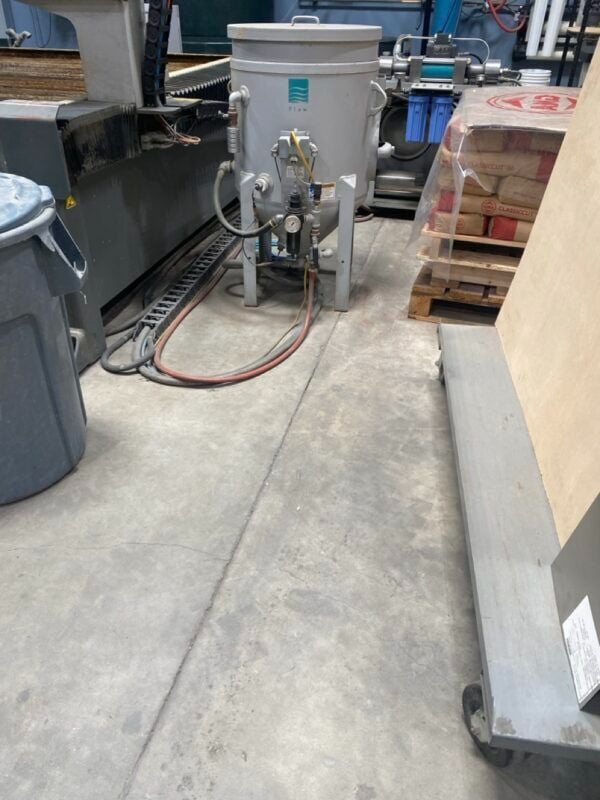 Flow #Mach-2020C, CNC waterjet, 6' x 6' table, 60,000 PSI, 30 HP pump, FlowMaster control, 2014 - Image 9