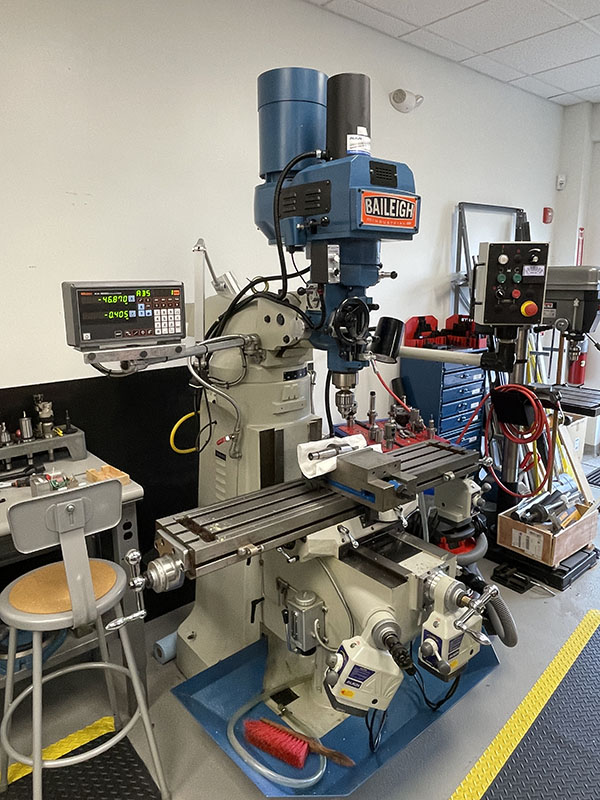 Baileigh #VM-949-3, vertical mill, 9" x49" tbl., 3 HP, 28.5" X, 12" Y, 16" knee, 60-4200 RPM variable speed - Image 4