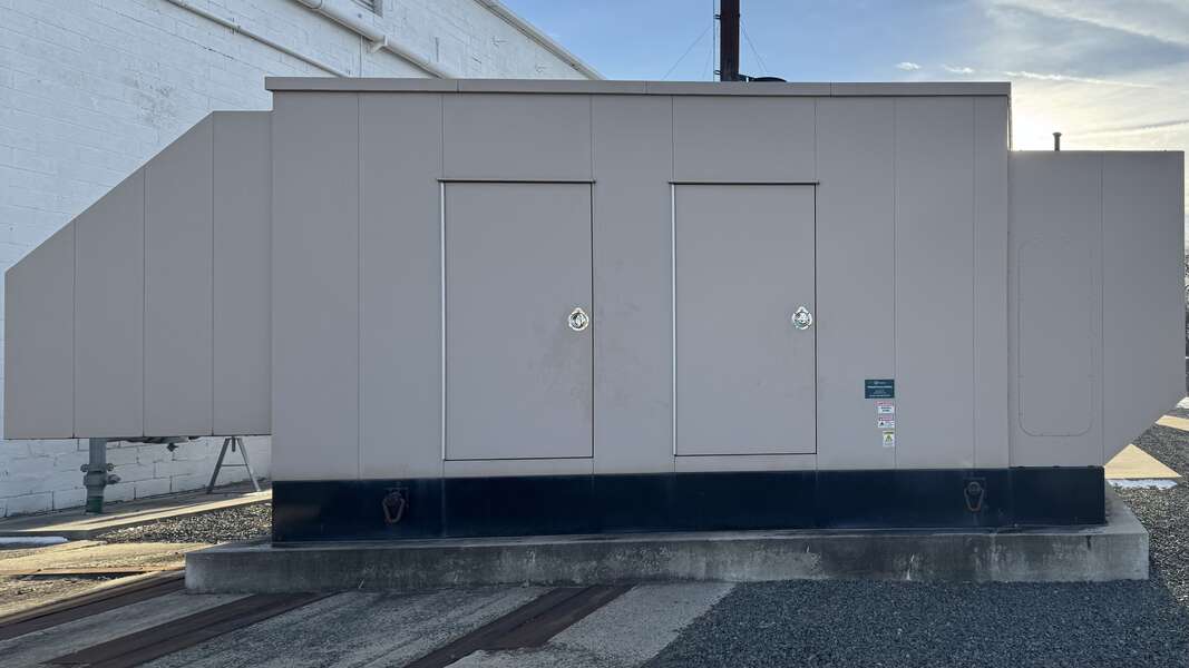 900 KW Cummins #DQFAC, diesel generator set, 277/480 Volts, 1490 HP @ 1800 RPM, QST30-G5 NR2 engine, 502 - Image 1