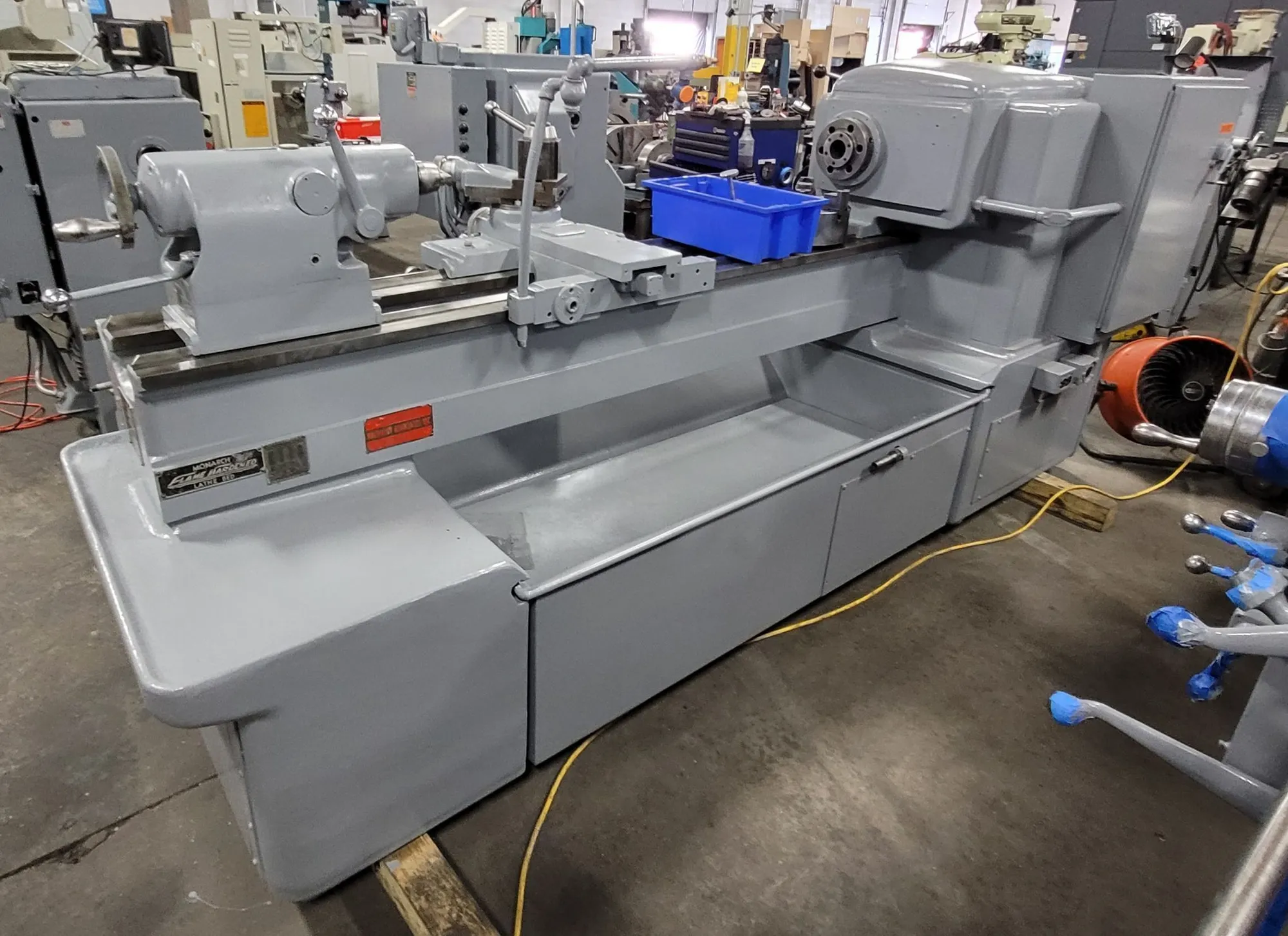20" x 54" Monarch #610, Engine Lathe, 10 HP, 1500 RPM, 2.25" Bore, D1-6, 12" Chuck, 1978 - Image 5