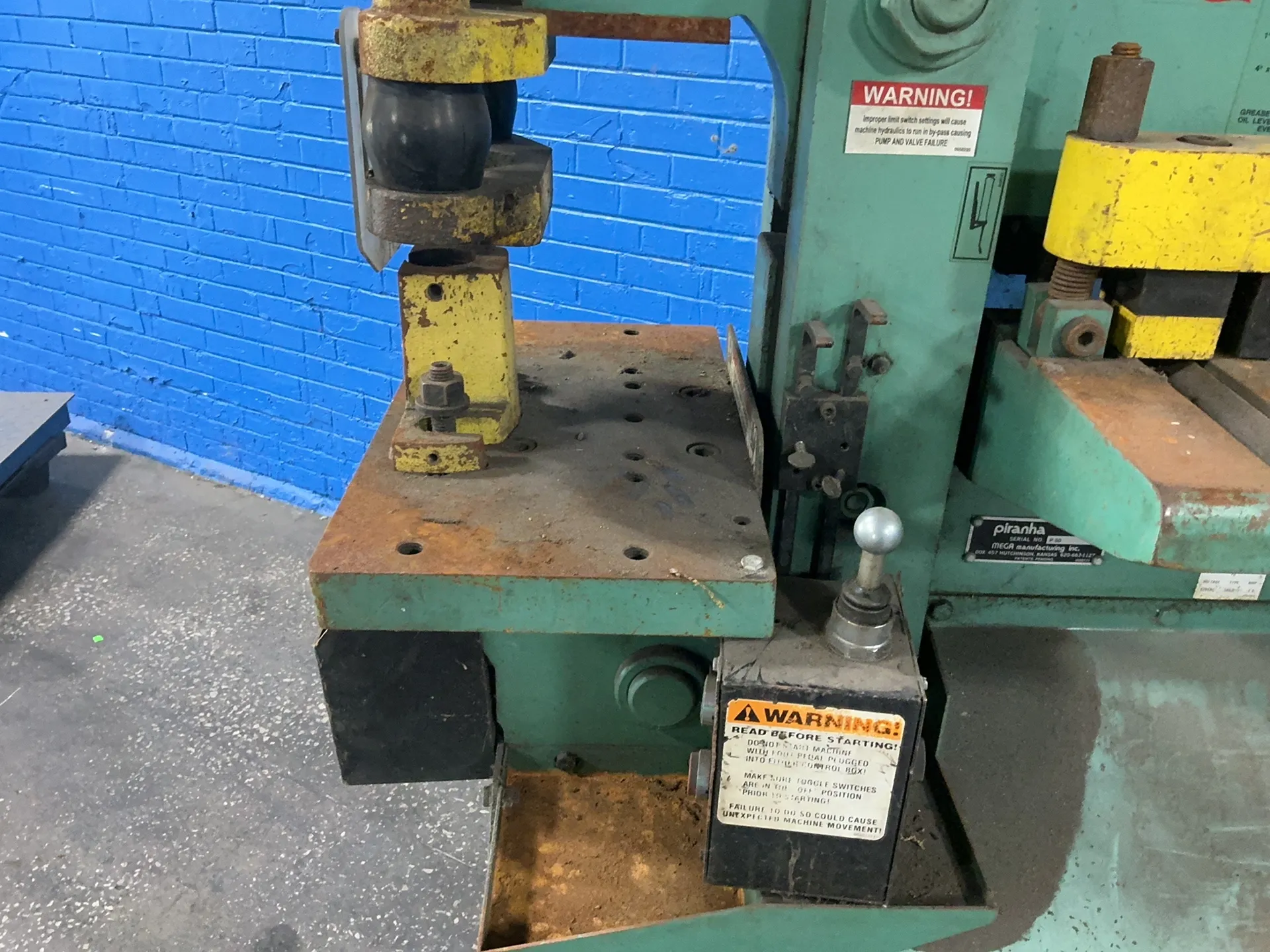 5" x 5" x 3/8" Piranha #P50, Hydraulic Ironworker, 60,000 PSI, 50 Ton Punch, 10 HP, 1725 RPM, 460 V. - Image 4