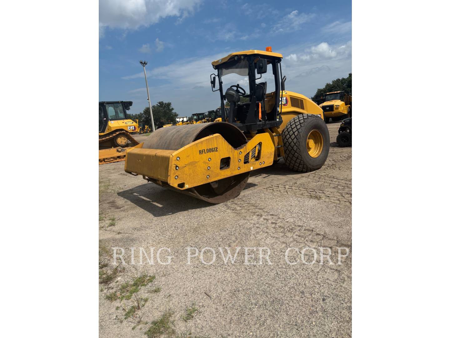 Caterpillar CS11GC, 2136 hours, S/N: RFL00612, 2023 - Image 1