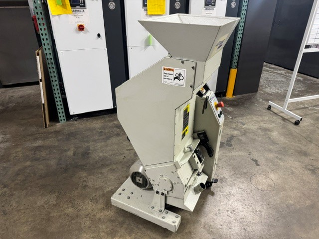 6.5" x 14" Autogrind #LSG-614, slow speed material granulator, 2.9 HP, 3/16" screen size - Image 2
